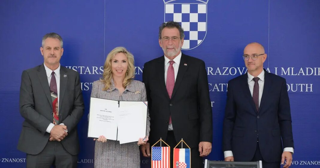 Hrvatska se pridružila Artemis sporazumu, i mi želimo biti dio povratka ljudi na Mjesec Hrvatska se pridružila Artemis sporazumu, i mi želimo biti dio povratka ljudi na Mjesec