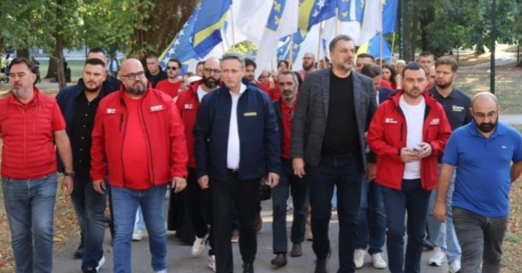 Koalicijski “nesporazumi” u tramvaju za Hrasnicu: Šteta zaobišao Muzura prilikom promotivne vožnje, načelnik Ilidže usporio izdavanje upotrebne dozvole za prugu! Koalicijski "nesporazumi" u tramvaju za Hrasnicu: Šteta zaobišao Muzura prilikom promotivne vožnje, načelnik Ilidže usporio izdavanje upotrebne dozvole za prugu!