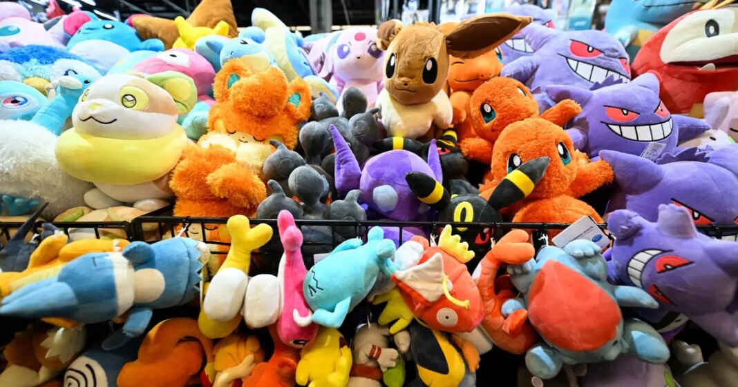 Koja je godina? Fanovi spavaju na ulici zbog Pokémon karata! Koja je godina? Fanovi spavaju na ulici zbog Pokémon karata!