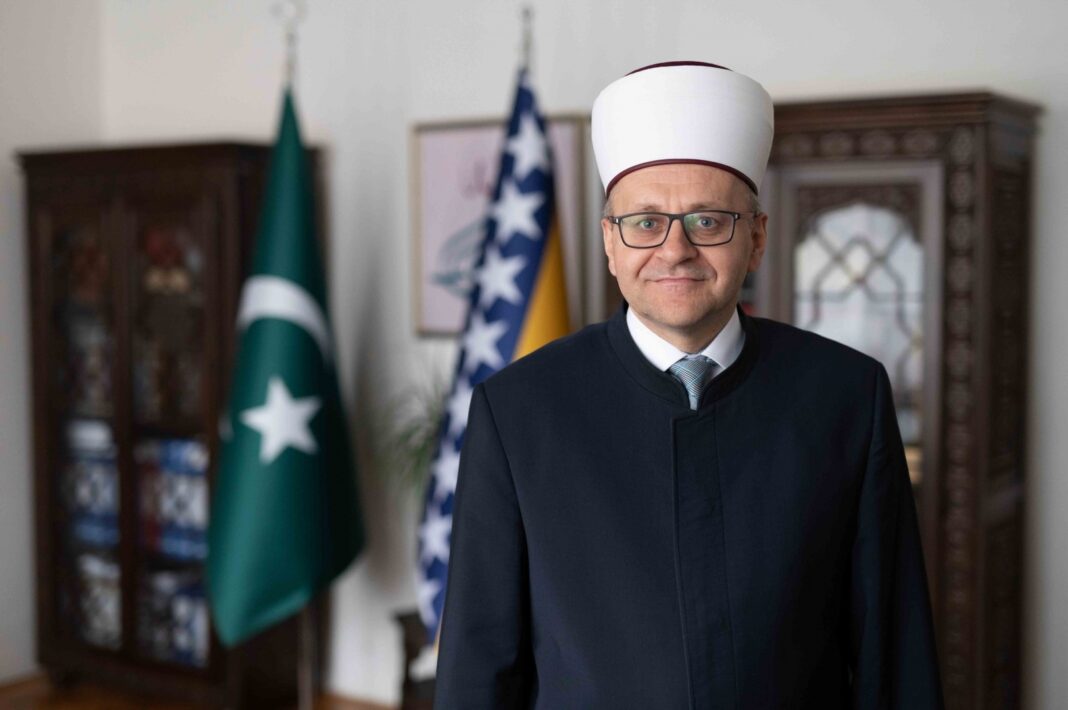 Mostarski muftija o posjeti Plenkovića gradilištu HNK: “Podebljava čvrstu granicu razdvajanja, podjele i smutnje u Mostaru” Mostarski muftija o posjeti Plenkovića gradilištu HNK: "Podebljava čvrstu granicu razdvajanja, podjele i smutnje u Mostaru"