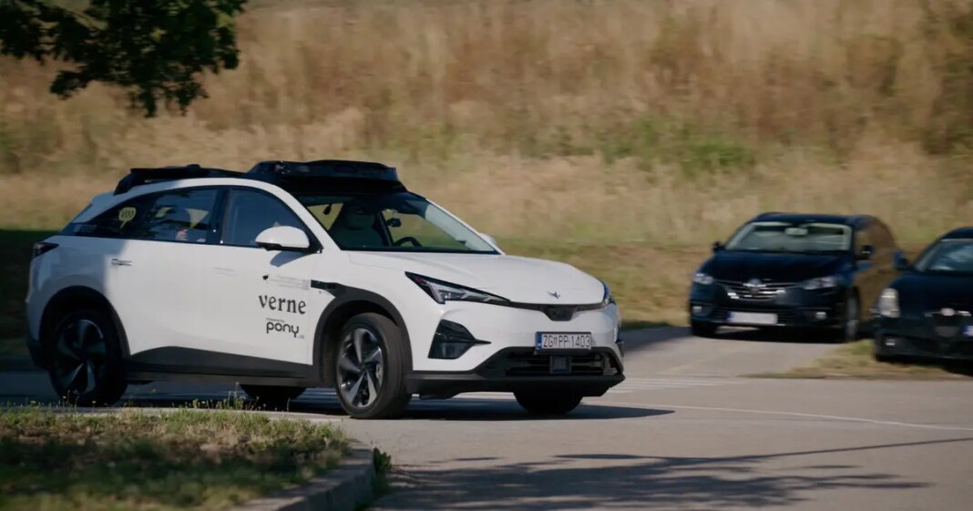 Nije scena iz filma: Robotaksi bez vozača vozi zagrebačkim ulicama, evo kako izgleda Nije scena iz filma: Robotaksi bez vozača vozi zagrebačkim ulicama, evo kako izgleda