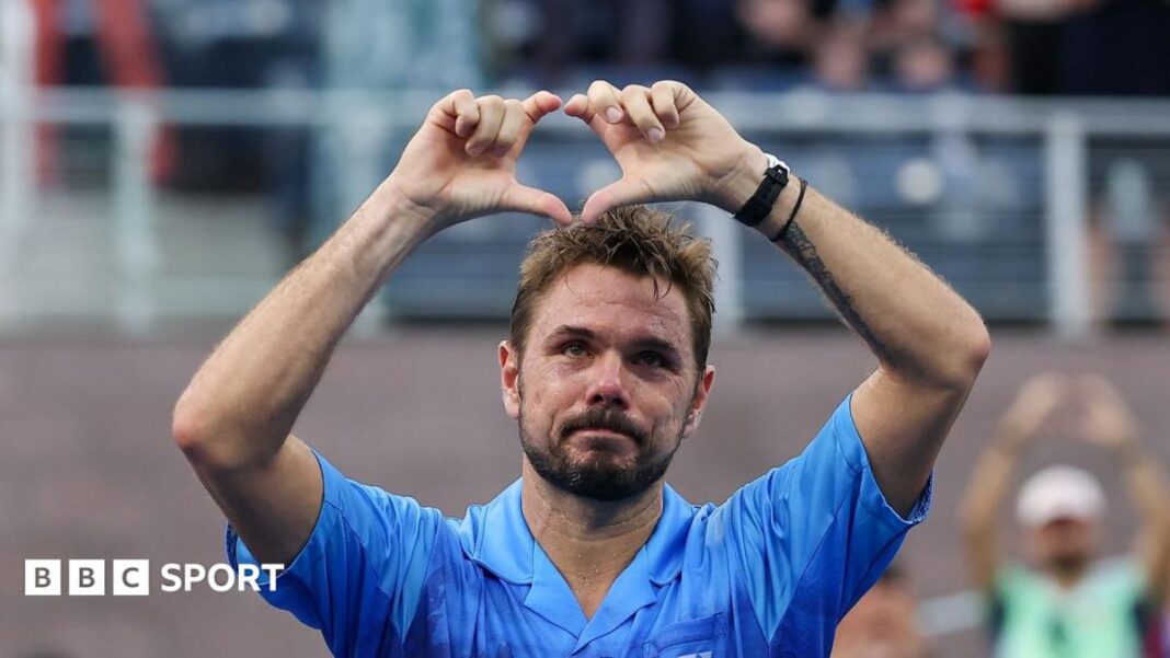 US Open 2026: Stan Wawrinka dobio emotivno ispraćaj nakon posljednjeg Grand Slam meča prije odlaska u penziju Stan Wawrinka gives a heart sign to the US Open crowd
